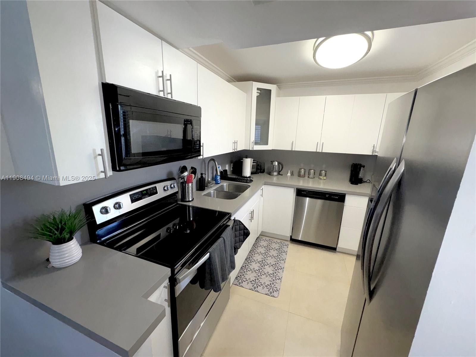 BISCAYA III CONDO - Residential