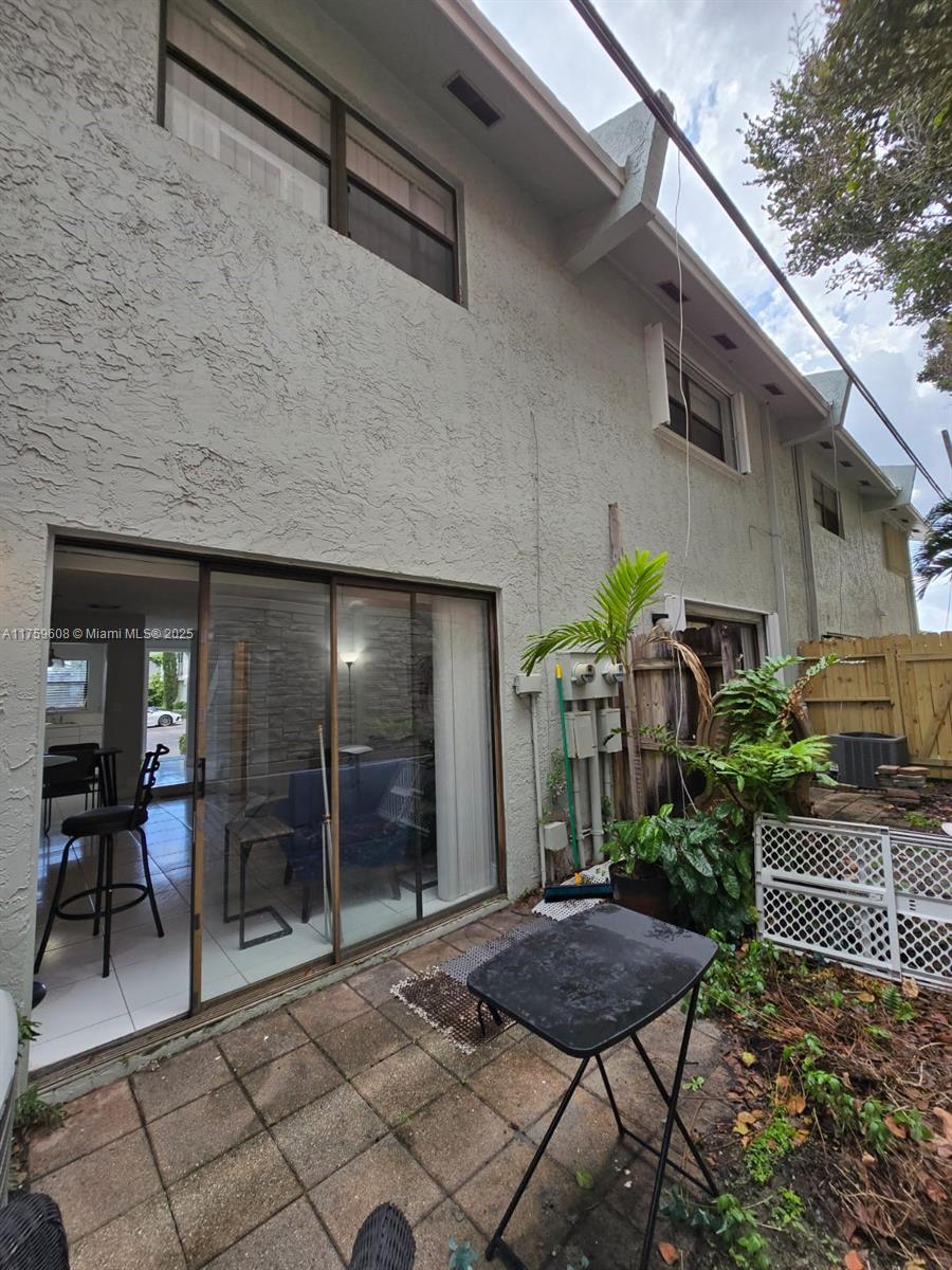 VENETIAN ISLES 3RD SEC - Residential