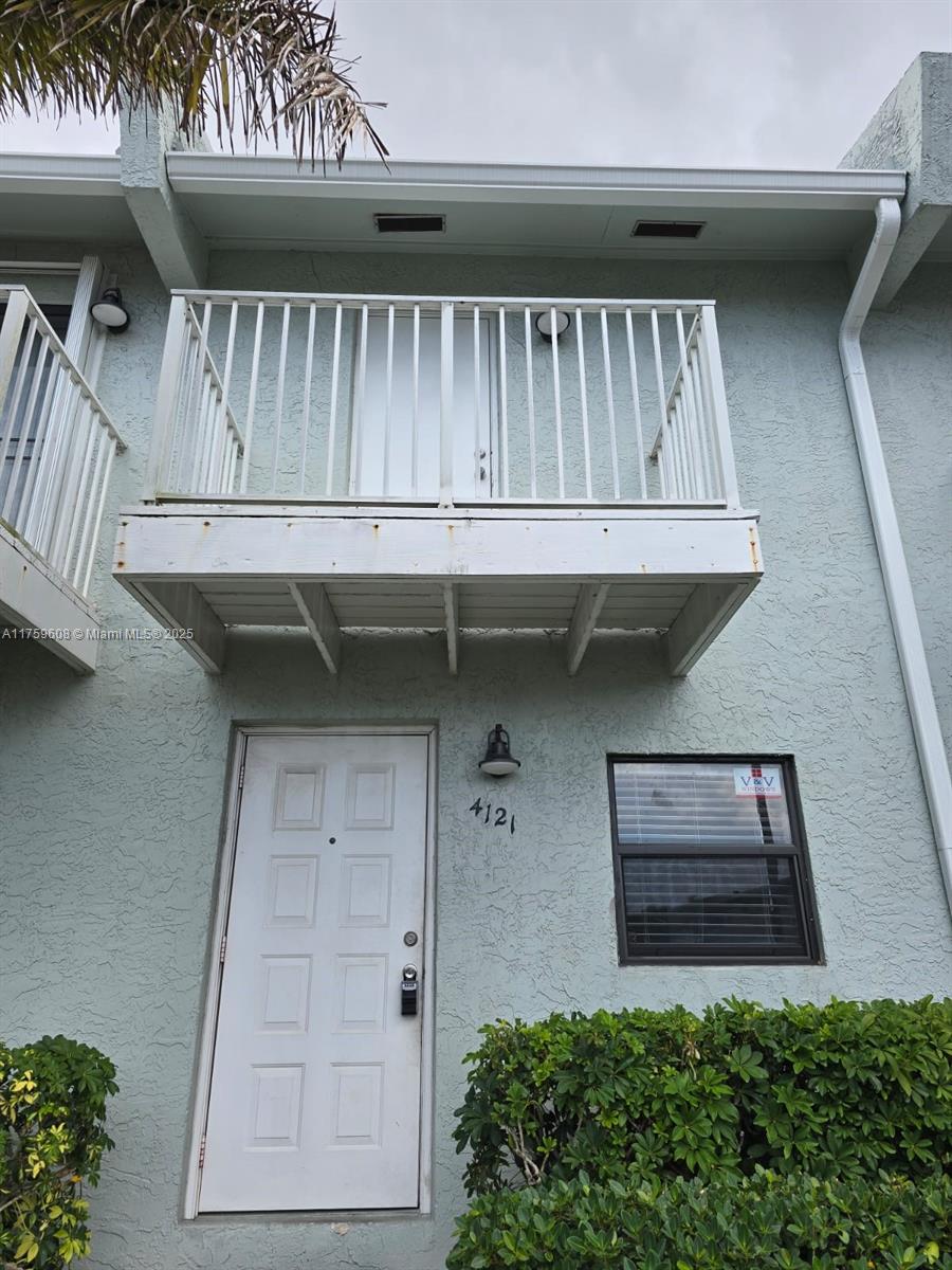 Property for Sale at 4121 Ne 21st Ter 3, Lighthouse Point, Broward County, Florida - Bedrooms: 1 
Bathrooms: 2  - $269,000