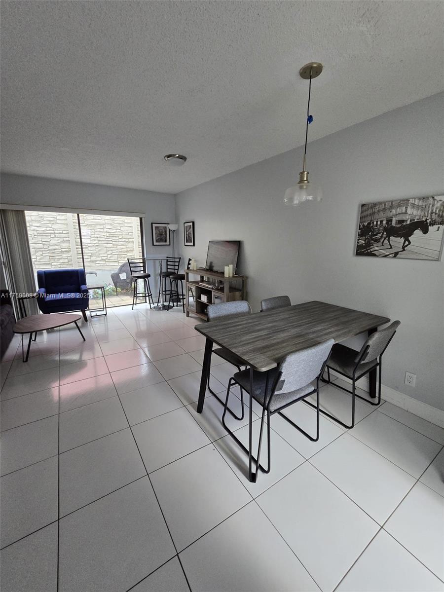 VENETIAN ISLES 3RD SEC - Residential