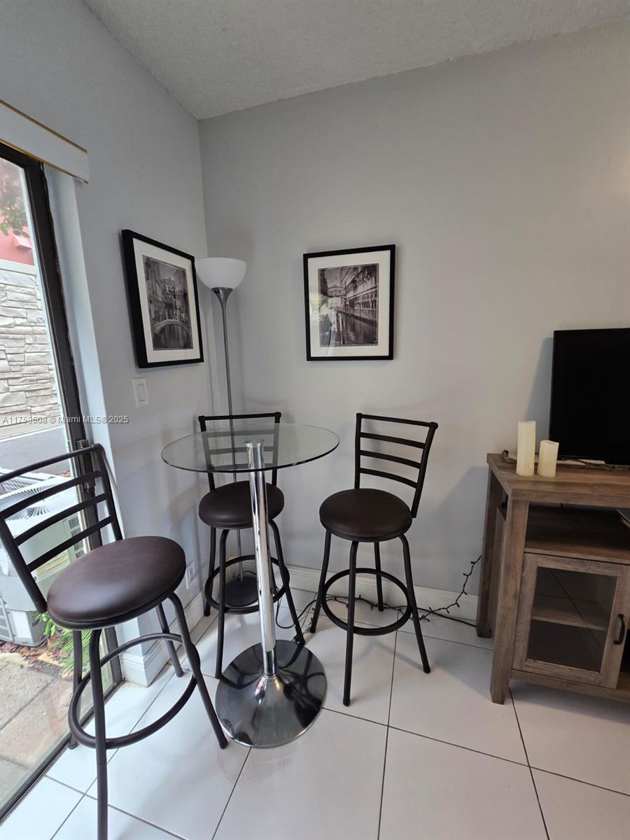 VENETIAN ISLES 3RD SEC - Residential