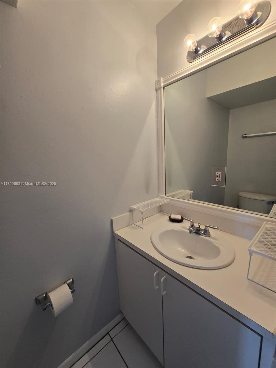 VENETIAN ISLES 3RD SEC - Residential