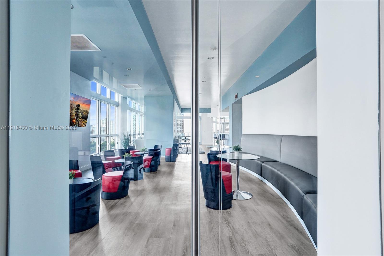 MET 1 CONDO - Residential