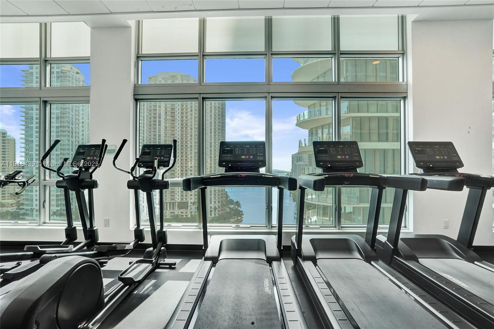 MET 1 CONDO - Residential