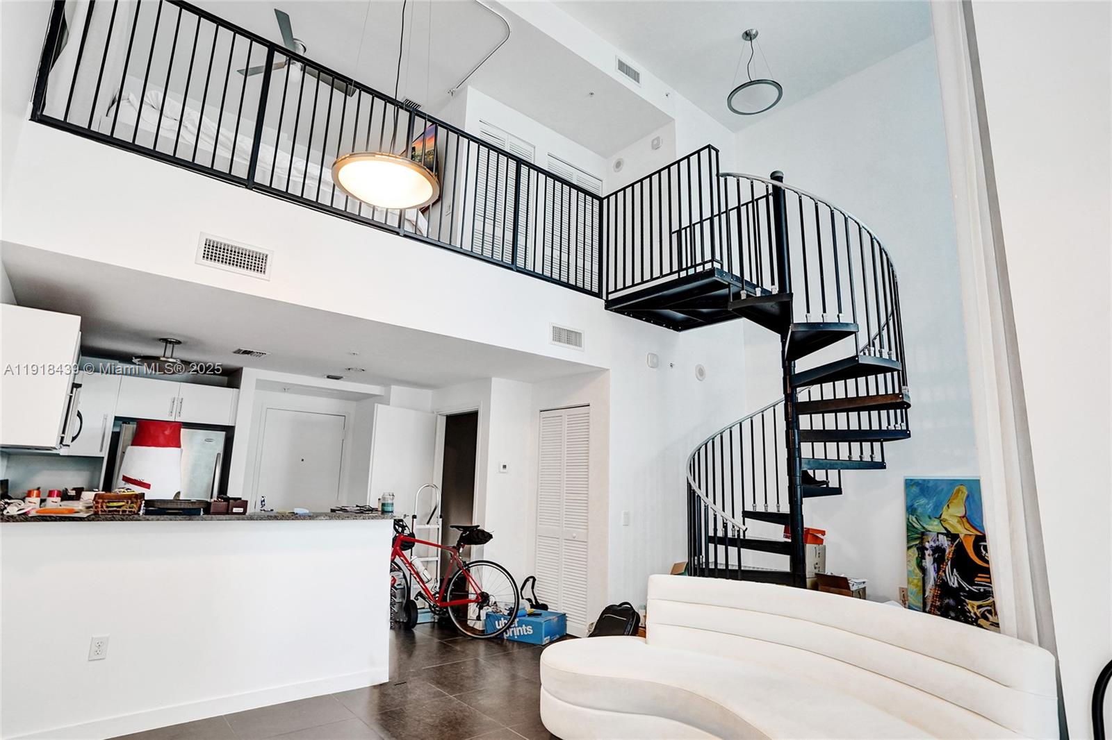 MET 1 CONDO - Residential