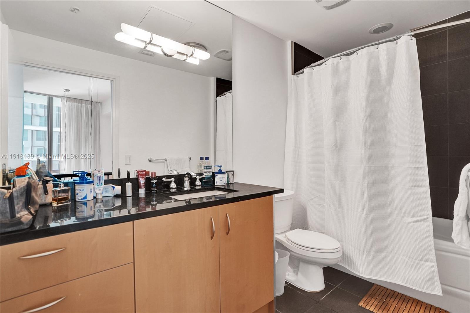 MET 1 CONDO - Residential