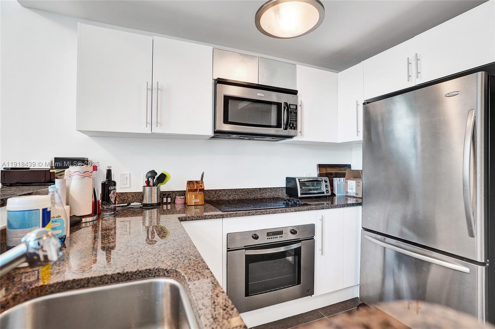 MET 1 CONDO - Residential