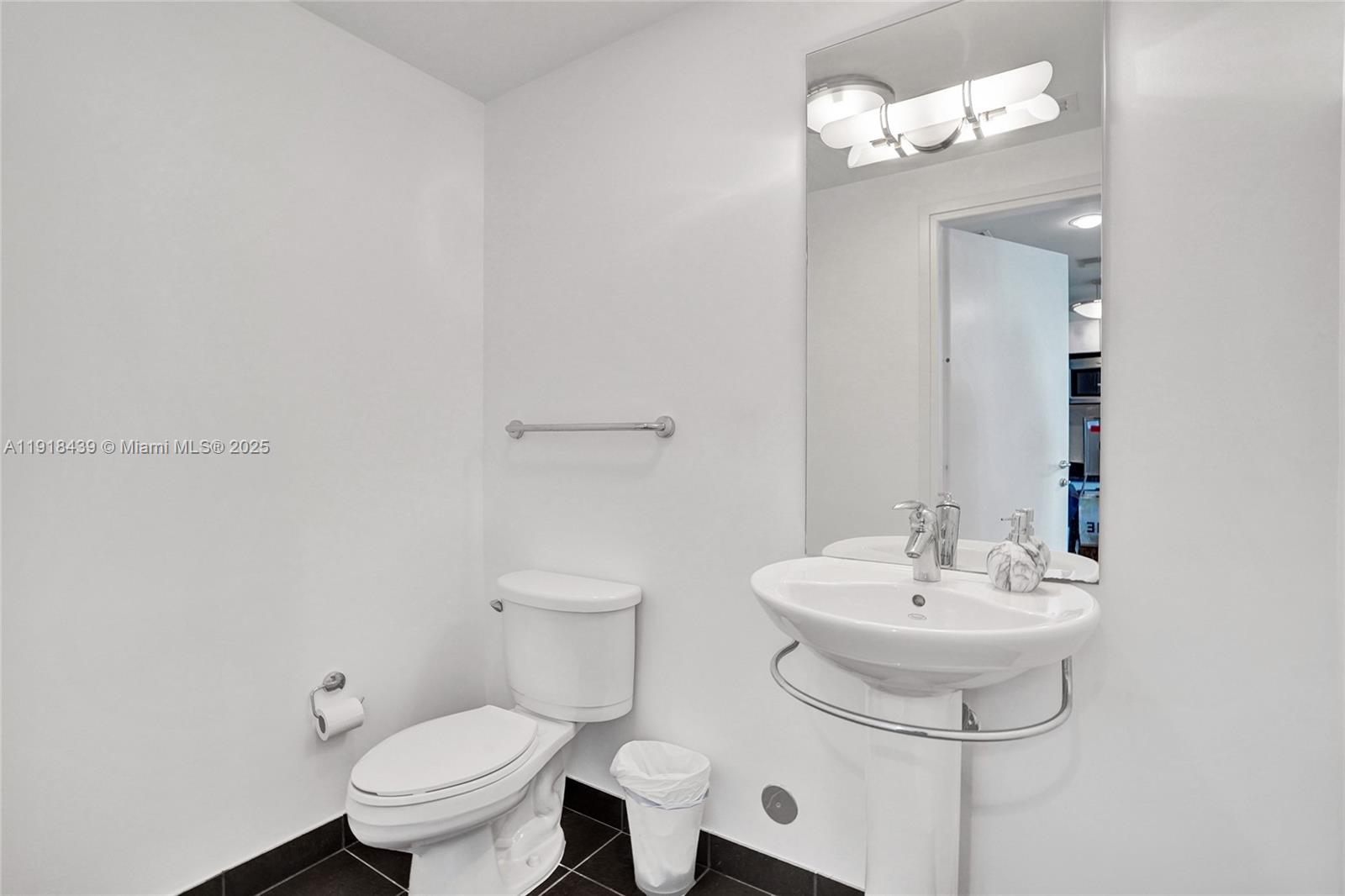 MET 1 CONDO - Residential