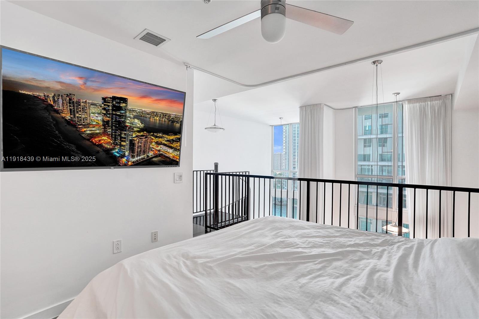 MET 1 CONDO - Residential