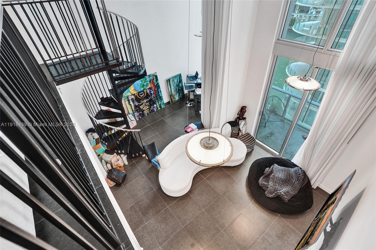 MET 1 CONDO - Residential