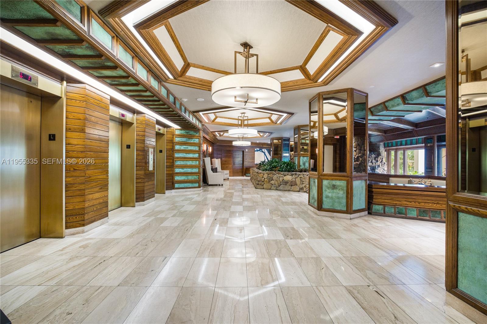 TOWERS OF QUAYSIDE CONDO - Residential