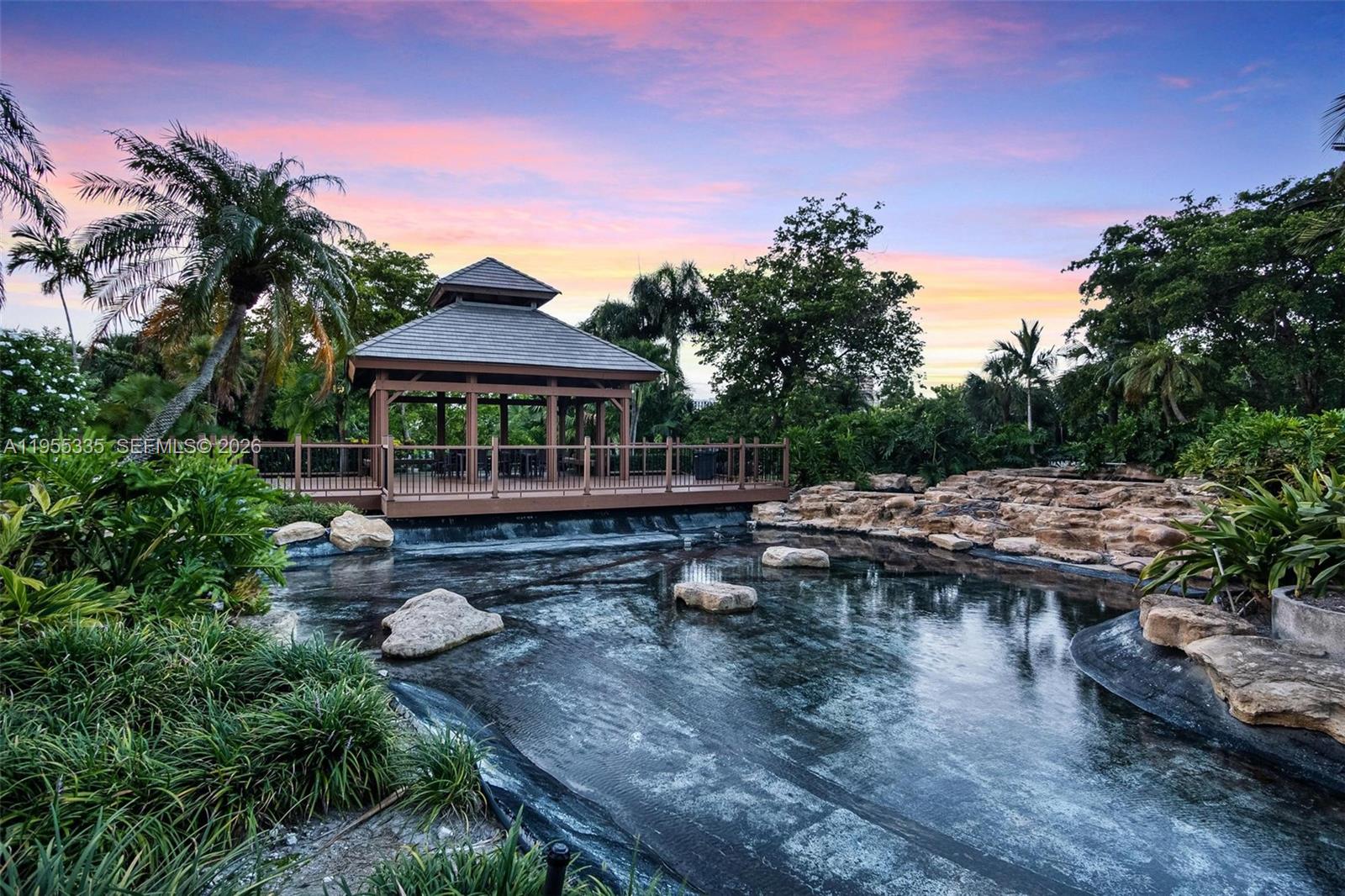 TOWERS OF QUAYSIDE CONDO - Residential