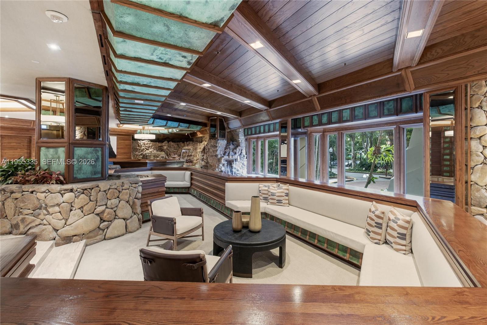 TOWERS OF QUAYSIDE CONDO - Residential