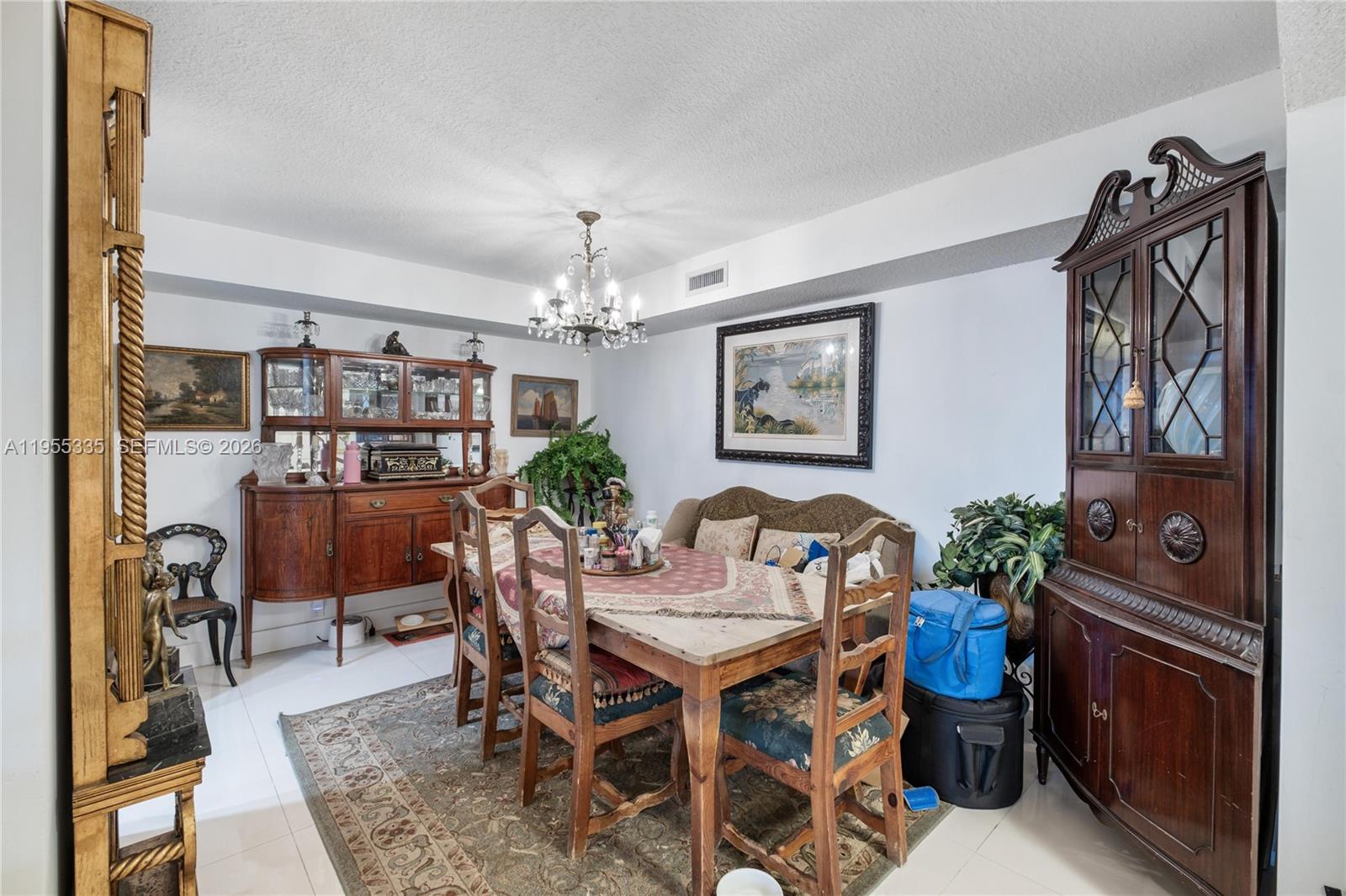 TOWERS OF QUAYSIDE CONDO - Residential