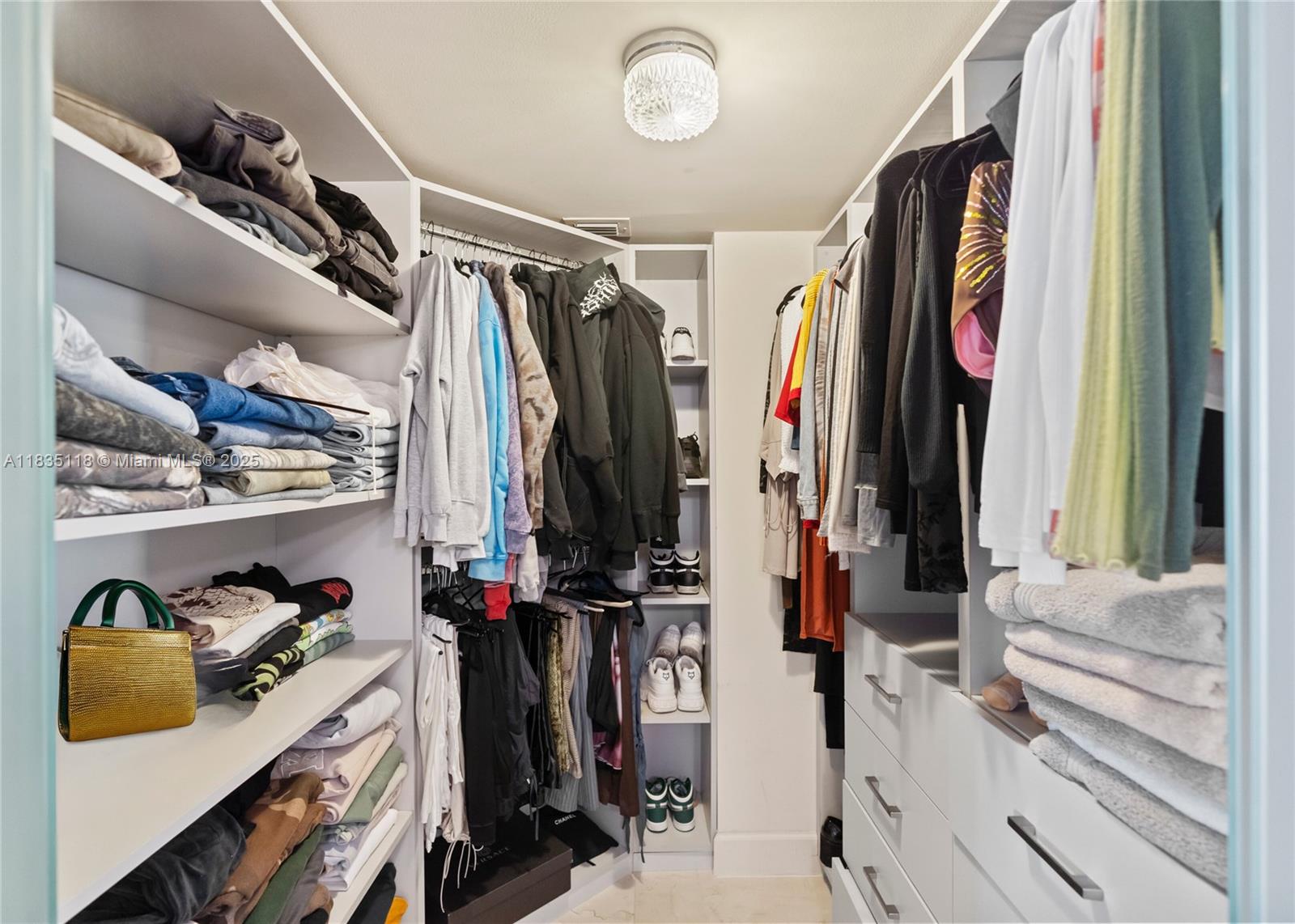 MYSTIC POINTE TOWER 500 C - Residential