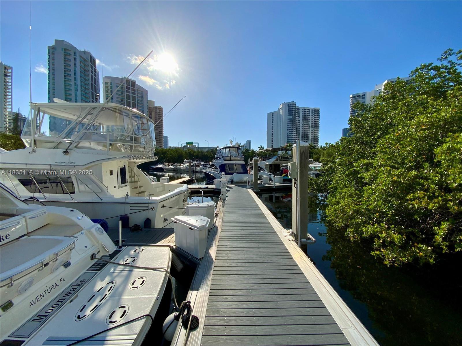 MYSTIC POINTE TOWER 500 C - Residential