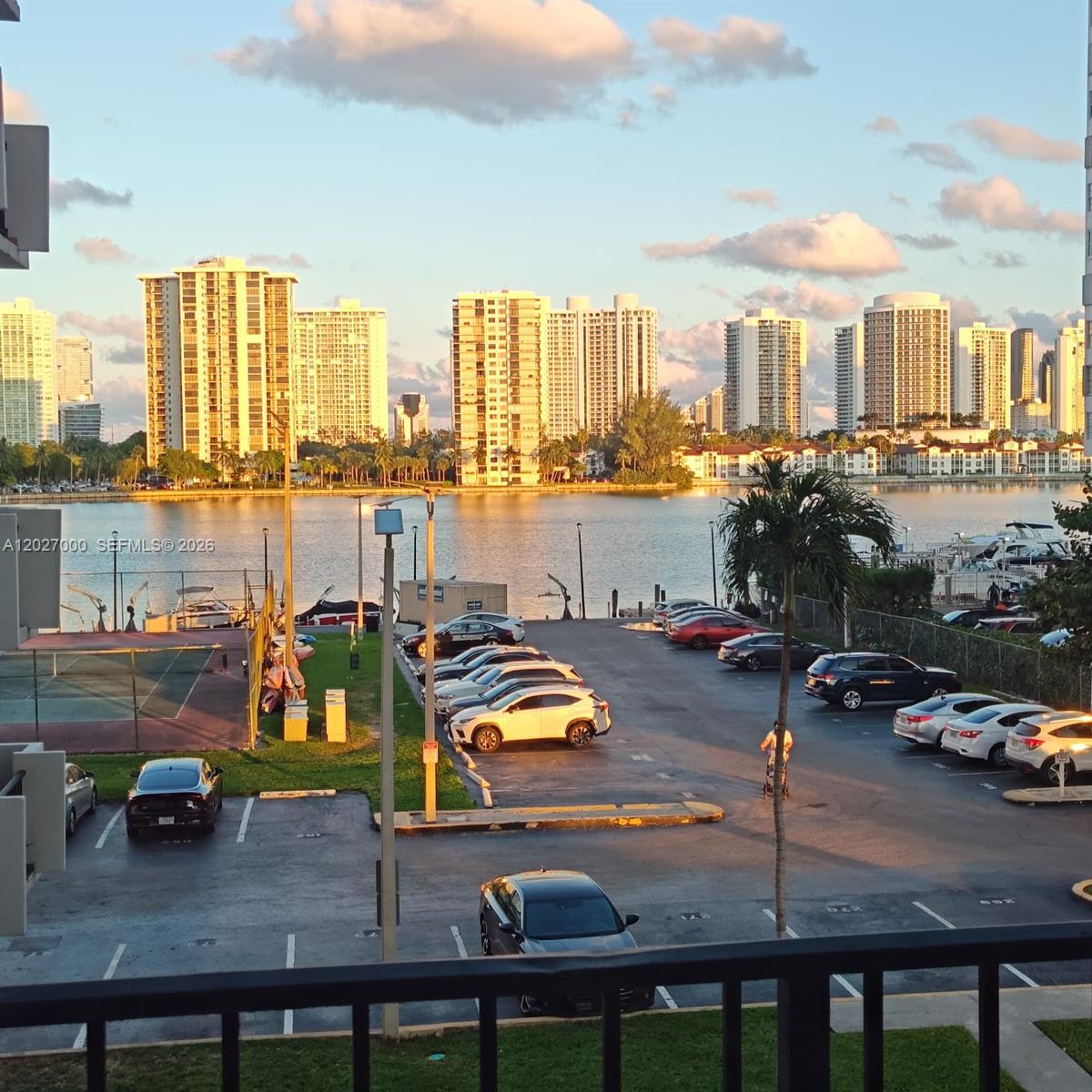 COMMODORE PLAZA CONDO - Residential