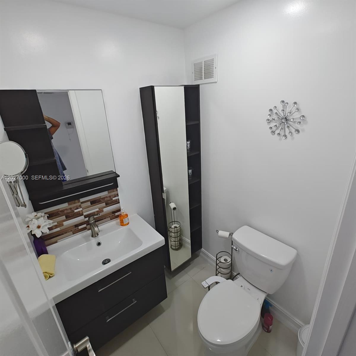 COMMODORE PLAZA CONDO - Residential