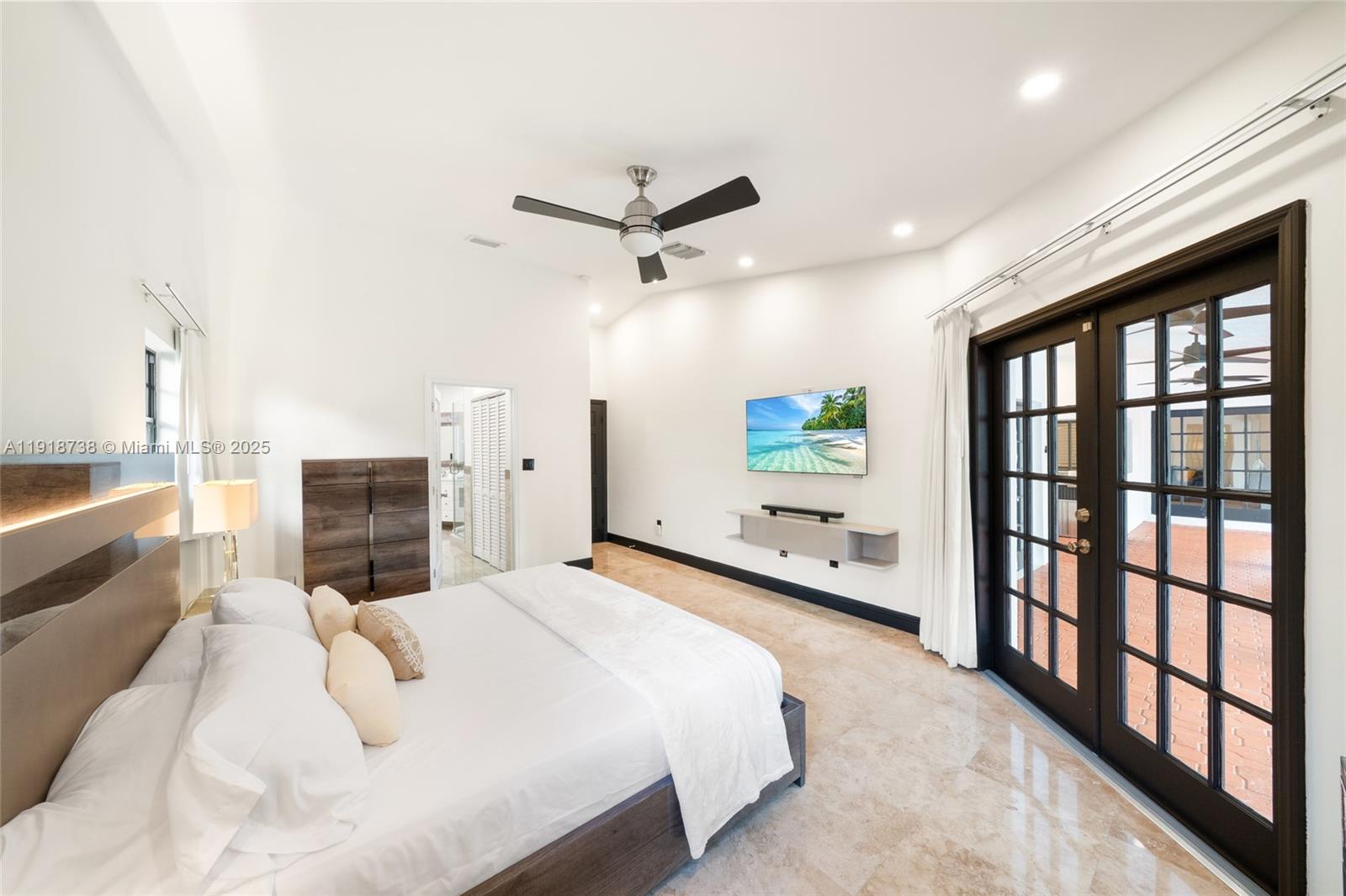 LAKES OF THE MEADOW SEC 4 - Residential Lease