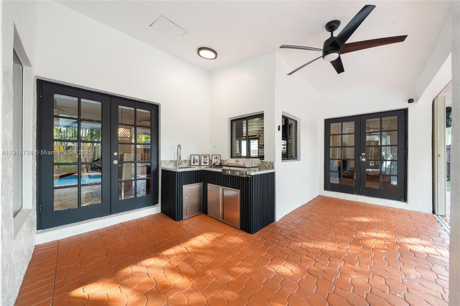 LAKES OF THE MEADOW SEC 4 - Residential Lease