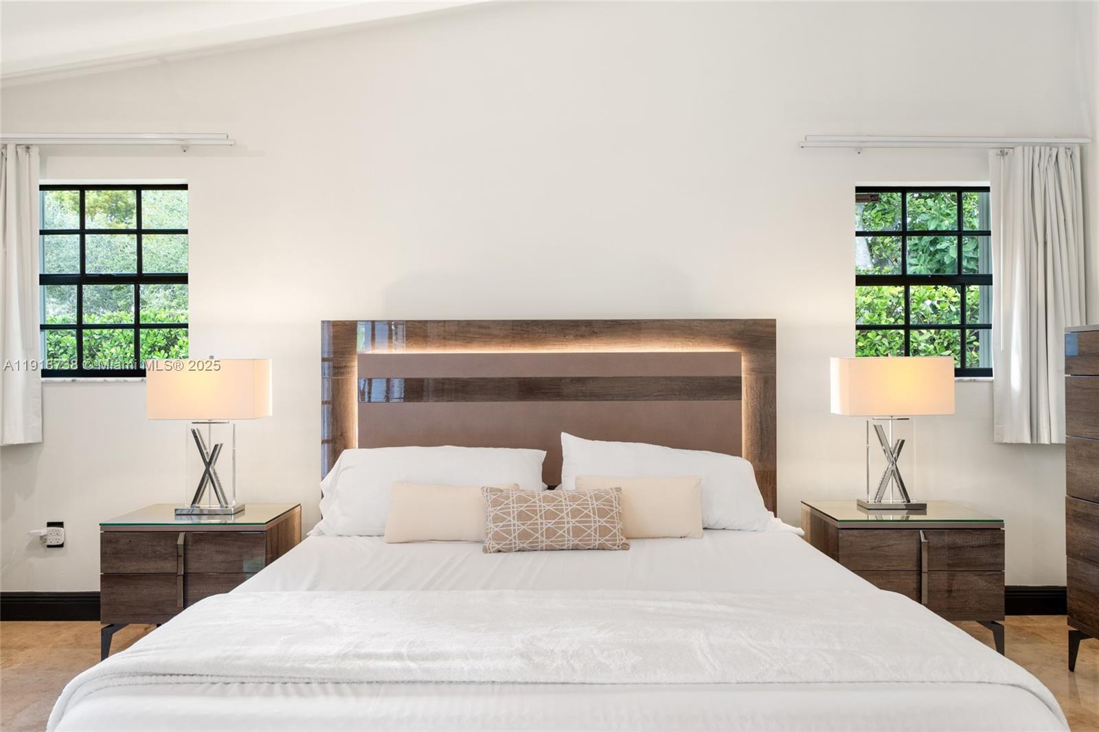 LAKES OF THE MEADOW SEC 4 - Residential Lease