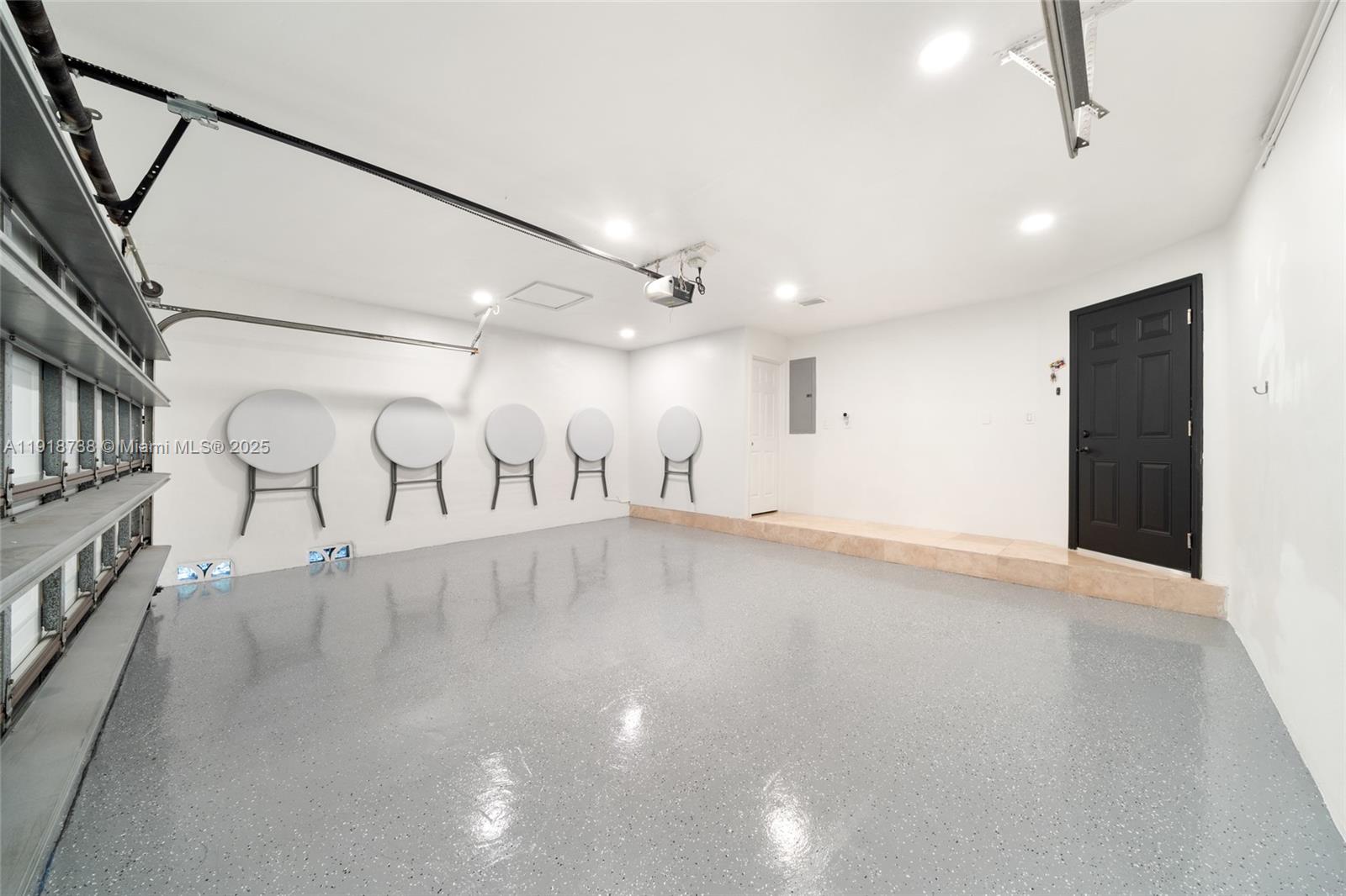 LAKES OF THE MEADOW SEC 4 - Residential Lease