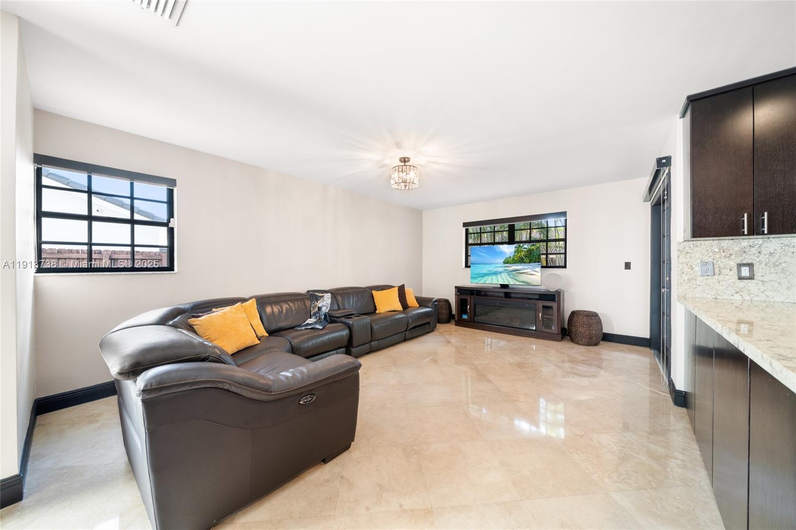 LAKES OF THE MEADOW SEC 4 - Residential Lease