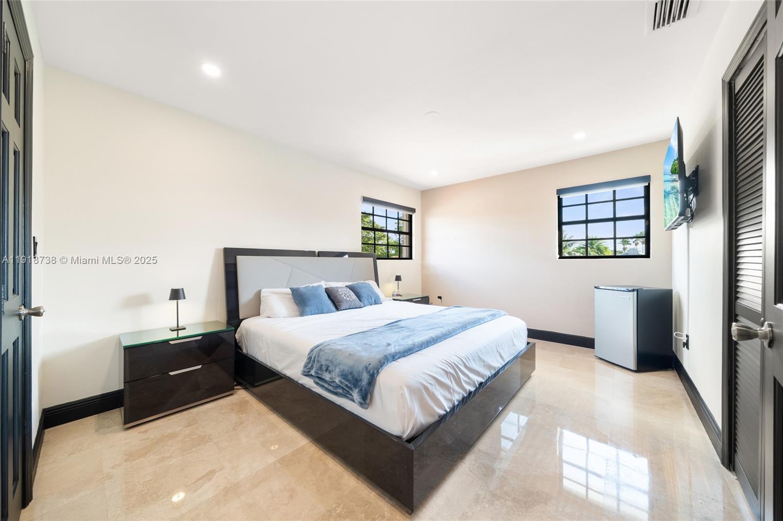 LAKES OF THE MEADOW SEC 4 - Residential Lease