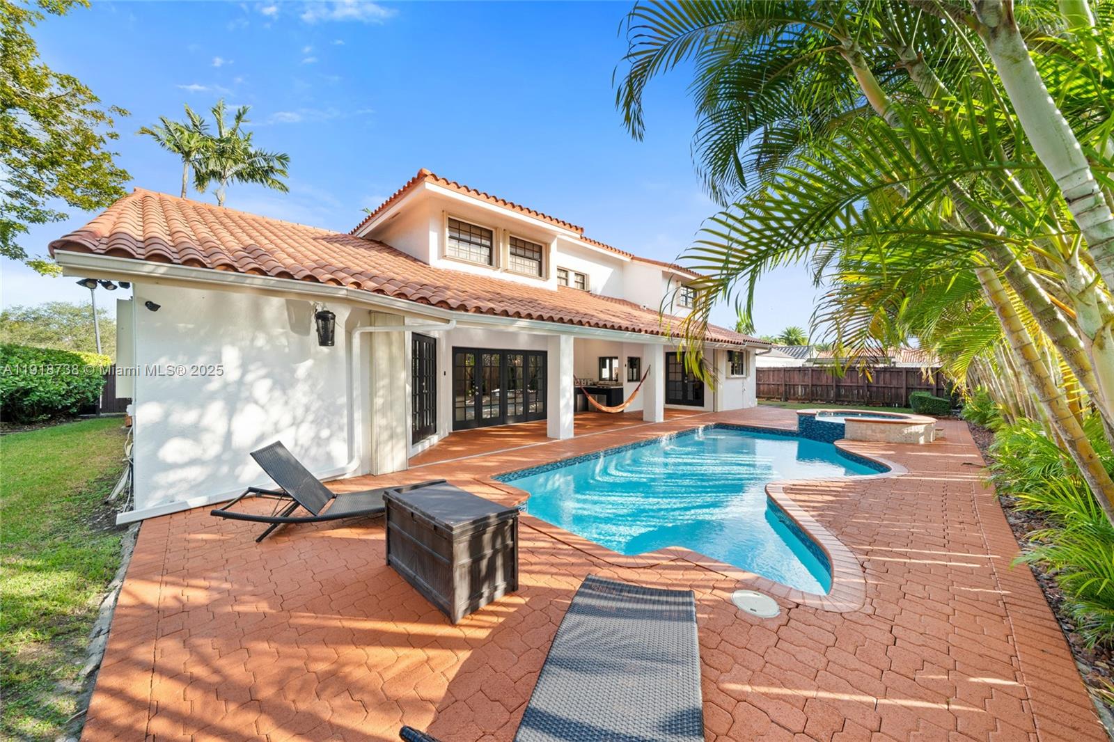 LAKES OF THE MEADOW SEC 4 - Residential Lease