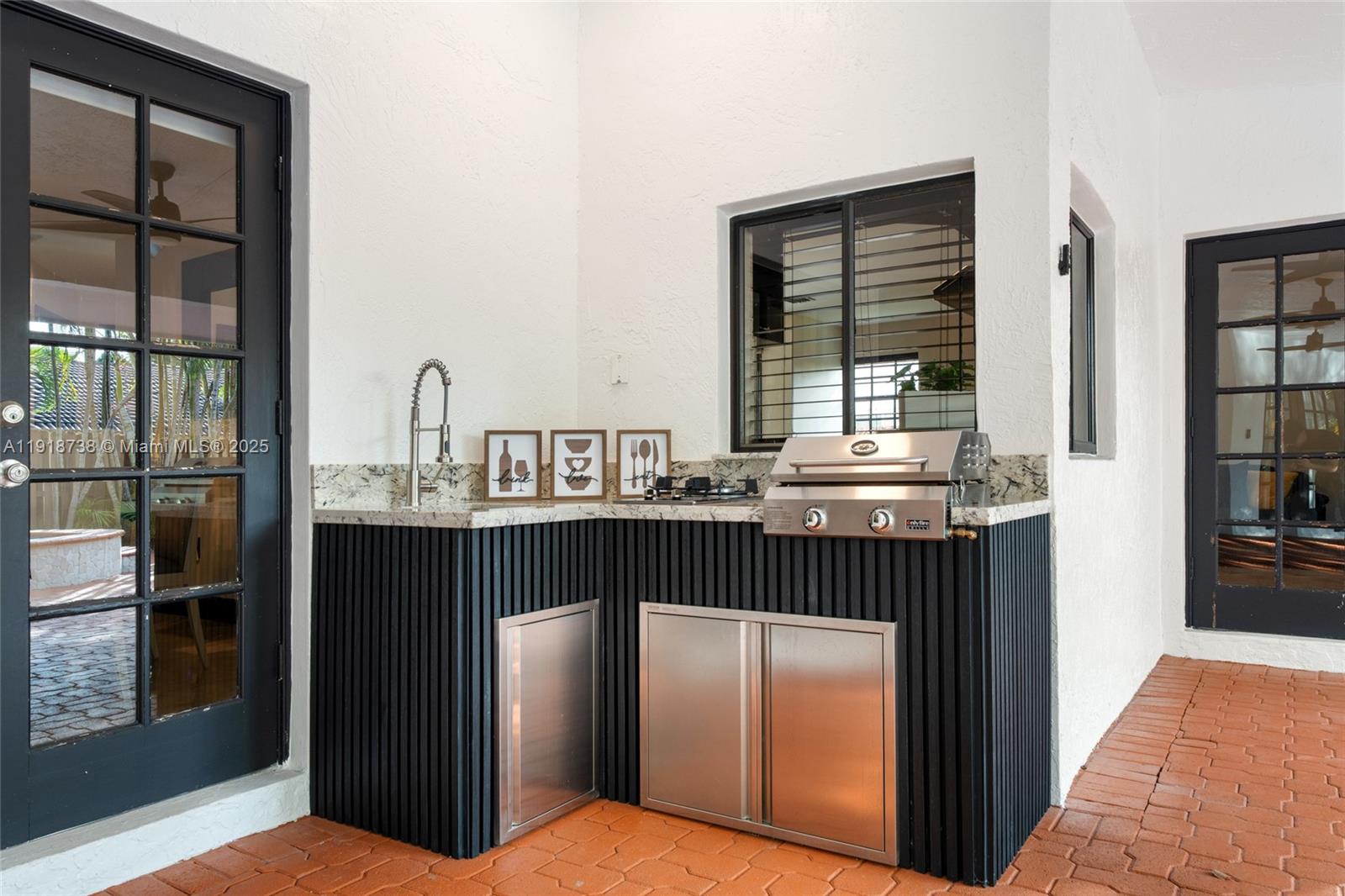 LAKES OF THE MEADOW SEC 4 - Residential Lease