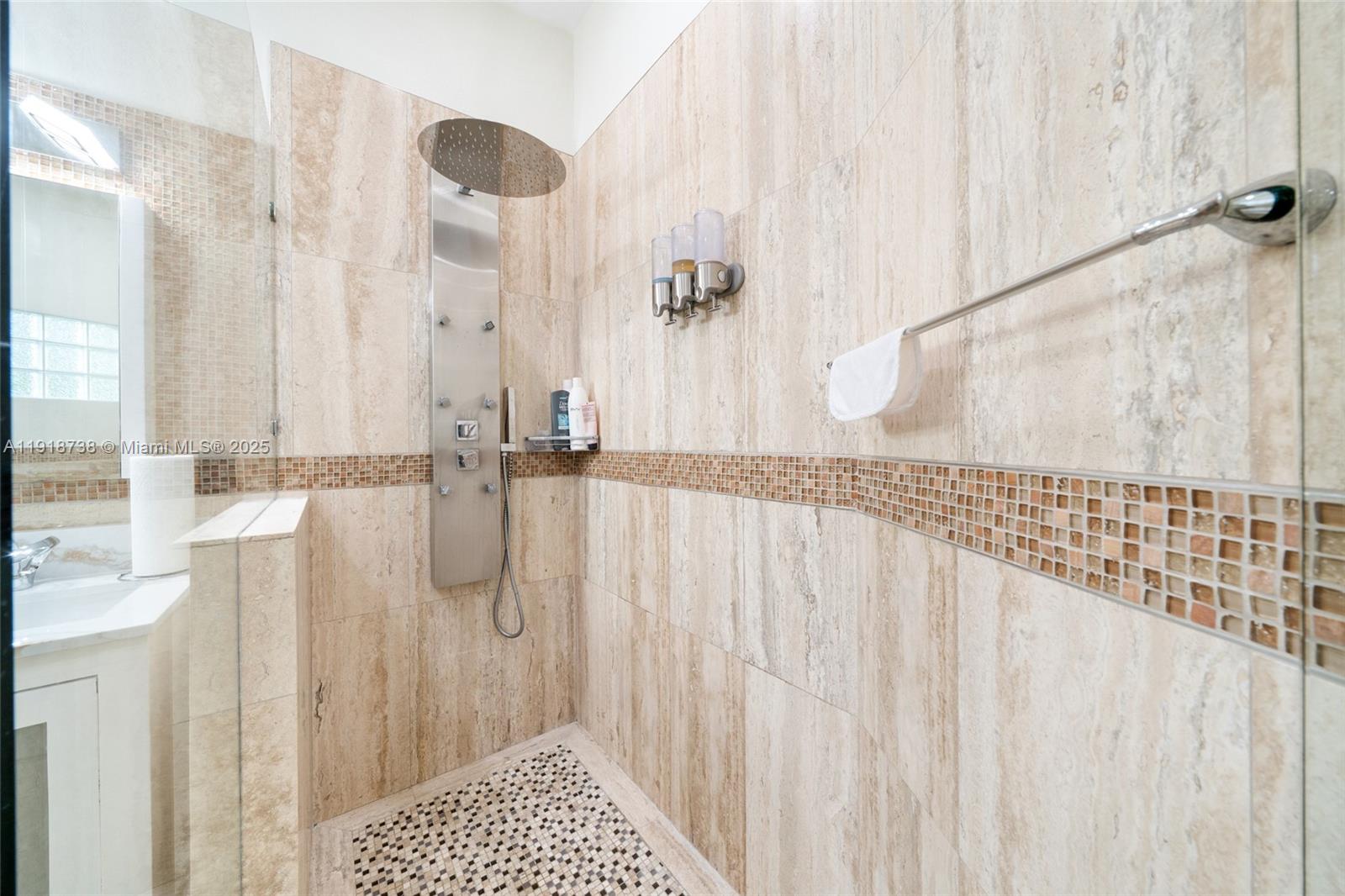 LAKES OF THE MEADOW SEC 4 - Residential Lease