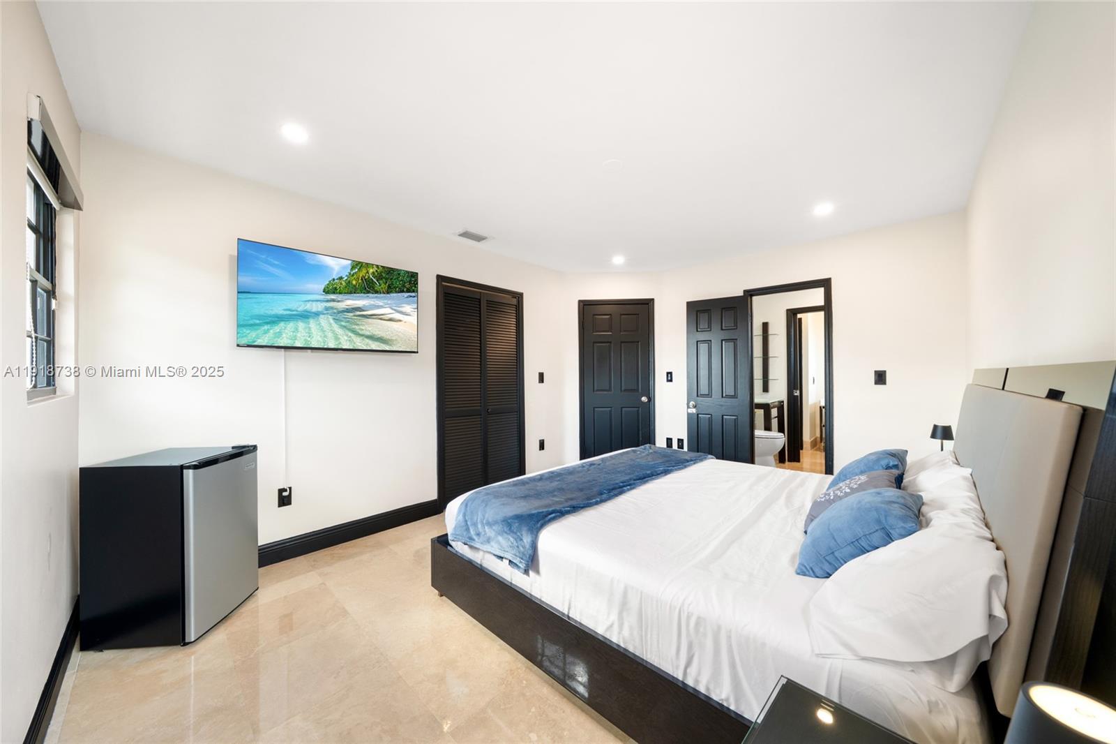 LAKES OF THE MEADOW SEC 4 - Residential Lease