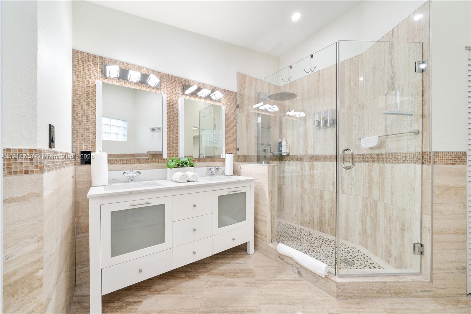 LAKES OF THE MEADOW SEC 4 - Residential Lease