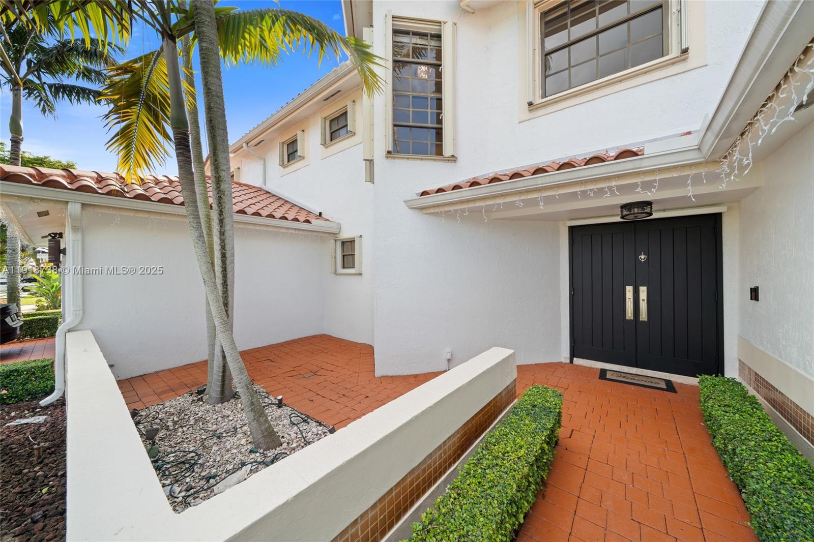 LAKES OF THE MEADOW SEC 4 - Residential Lease