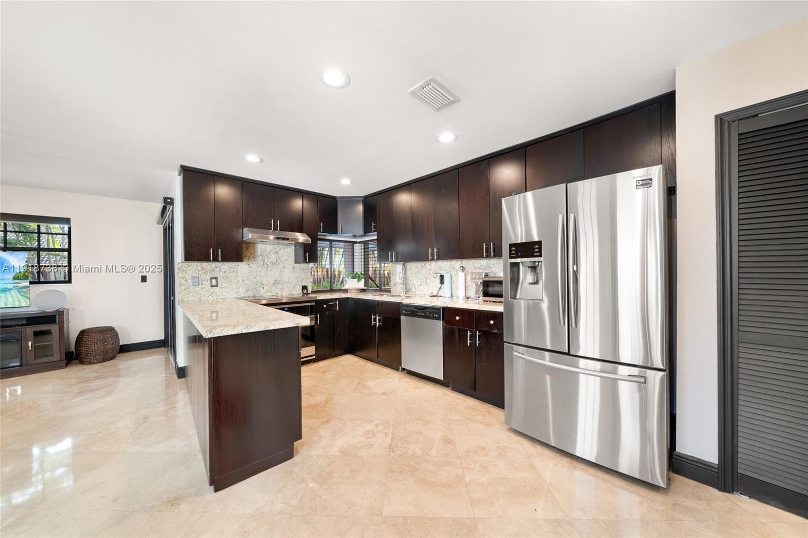 LAKES OF THE MEADOW SEC 4 - Residential Lease