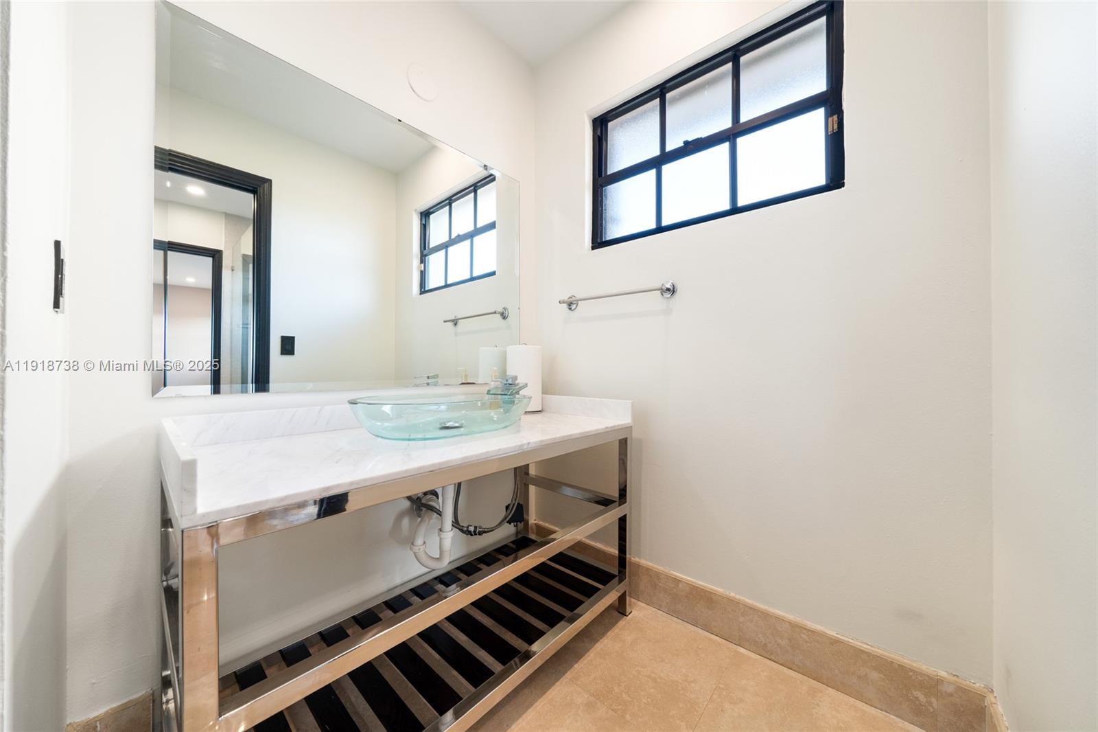 LAKES OF THE MEADOW SEC 4 - Residential Lease