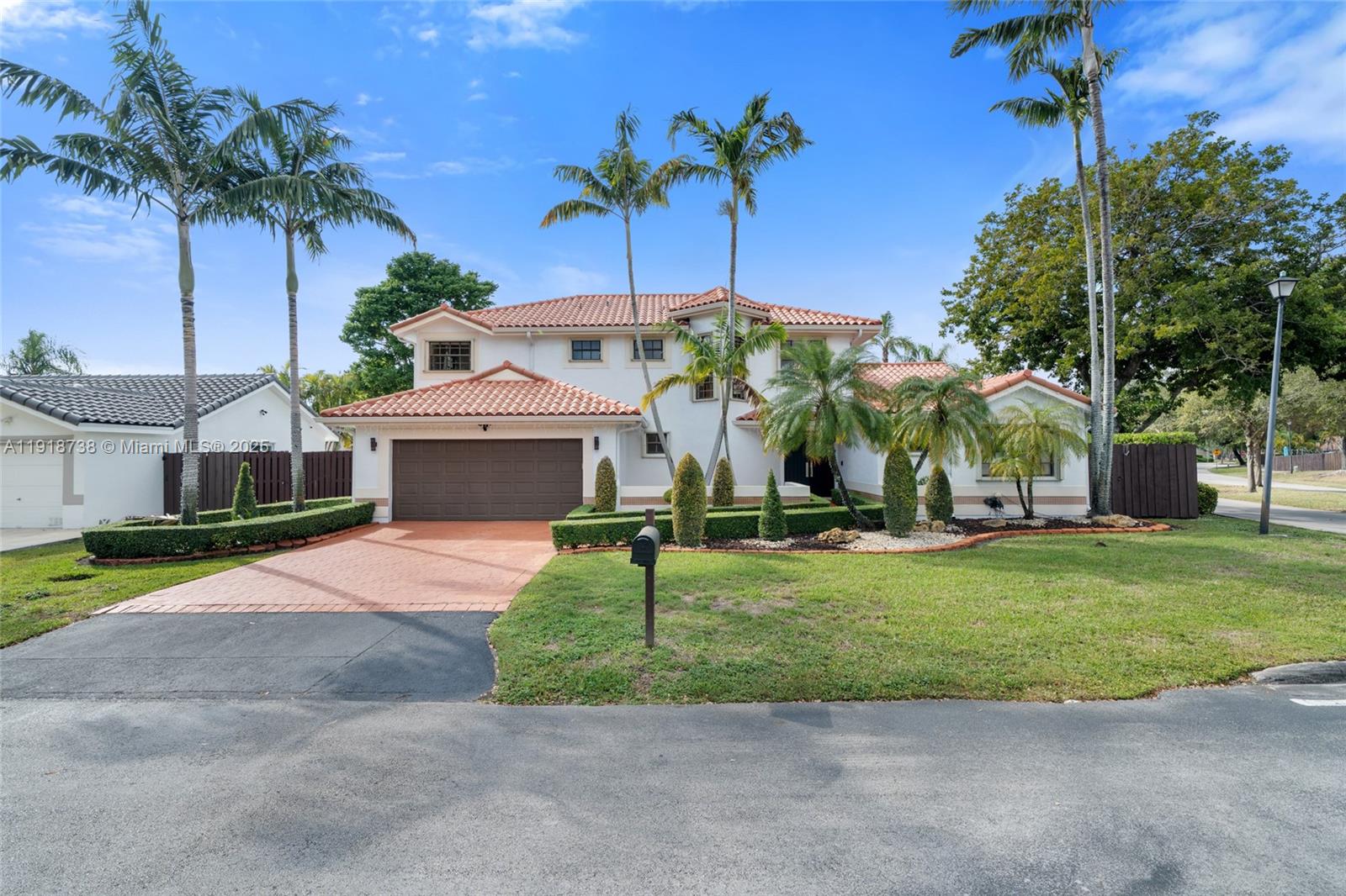 LAKES OF THE MEADOW SEC 4 - Residential Lease