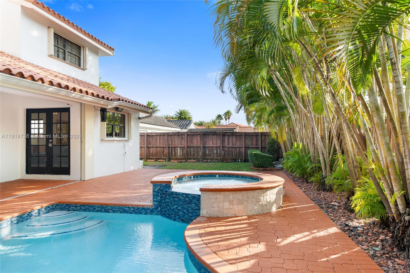 LAKES OF THE MEADOW SEC 4 - Residential Lease