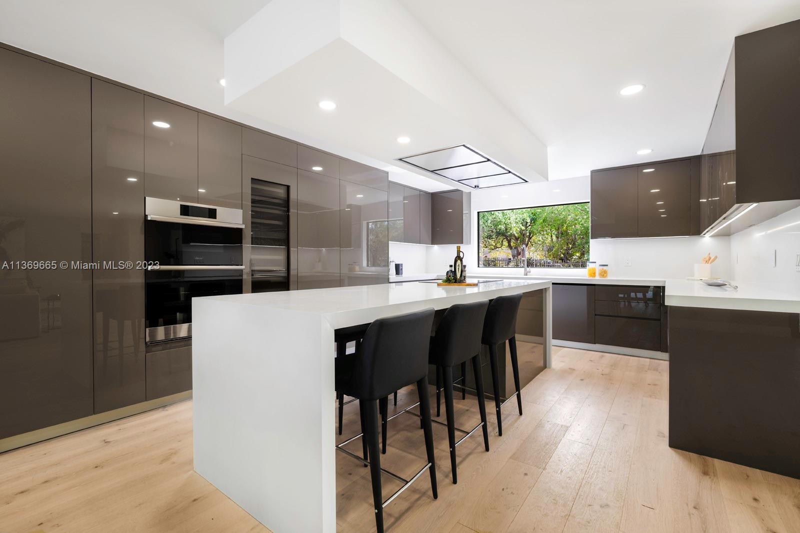 HAMPSHIRE HGTS - Residential