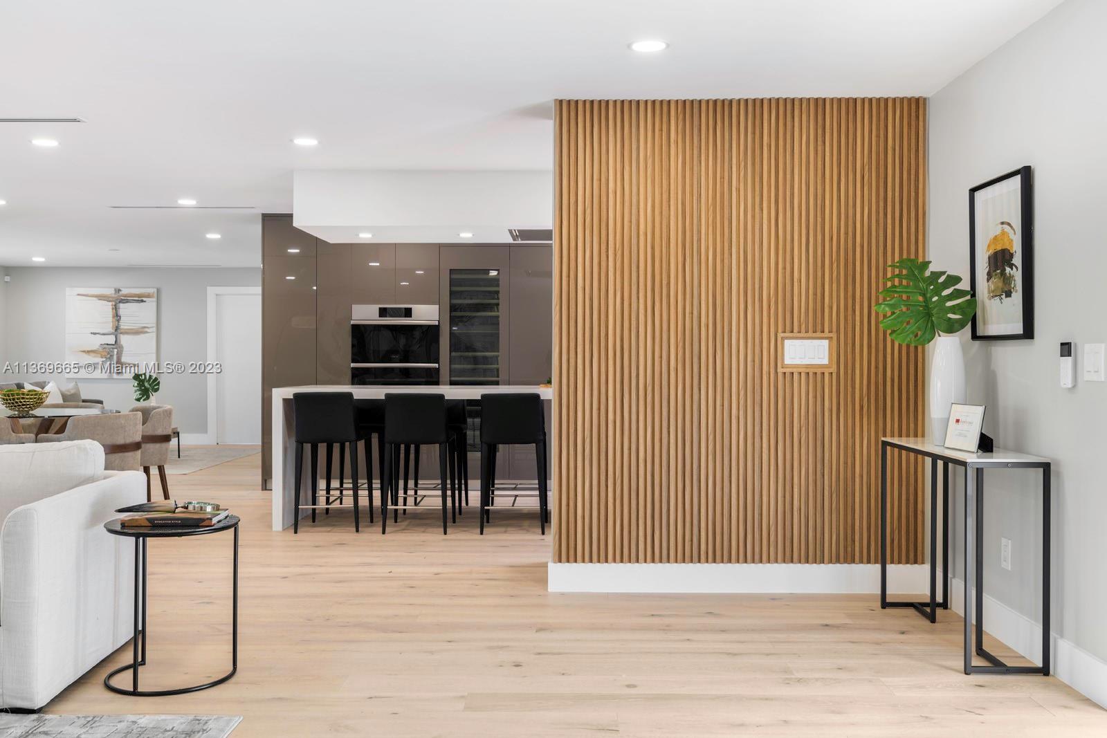 HAMPSHIRE HGTS - Residential