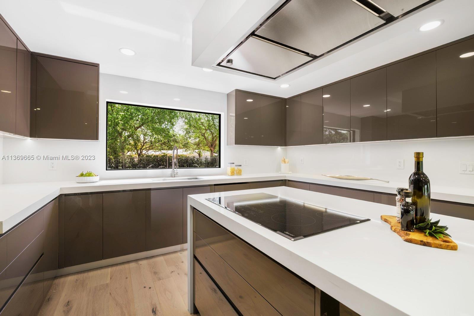 HAMPSHIRE HGTS - Residential