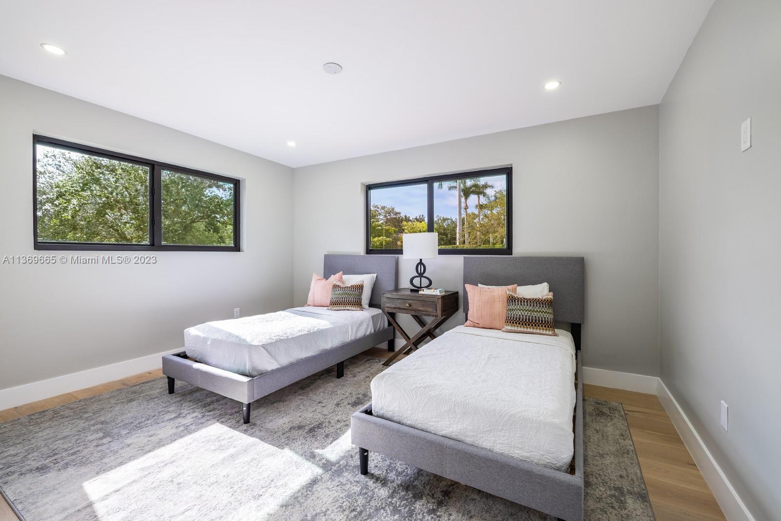 HAMPSHIRE HGTS - Residential