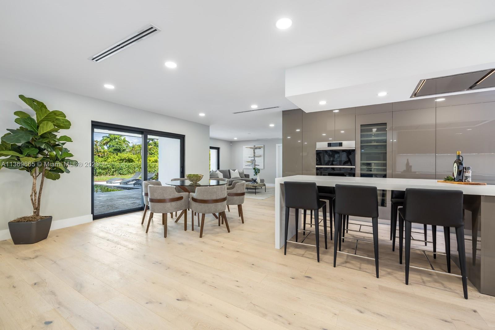 HAMPSHIRE HGTS - Residential