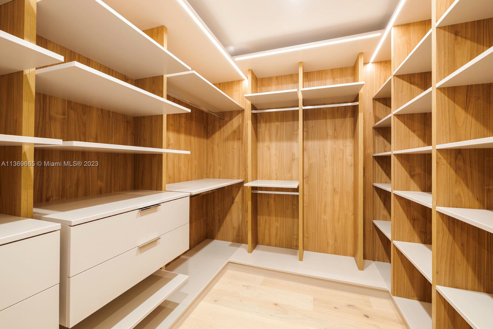 HAMPSHIRE HGTS - Residential