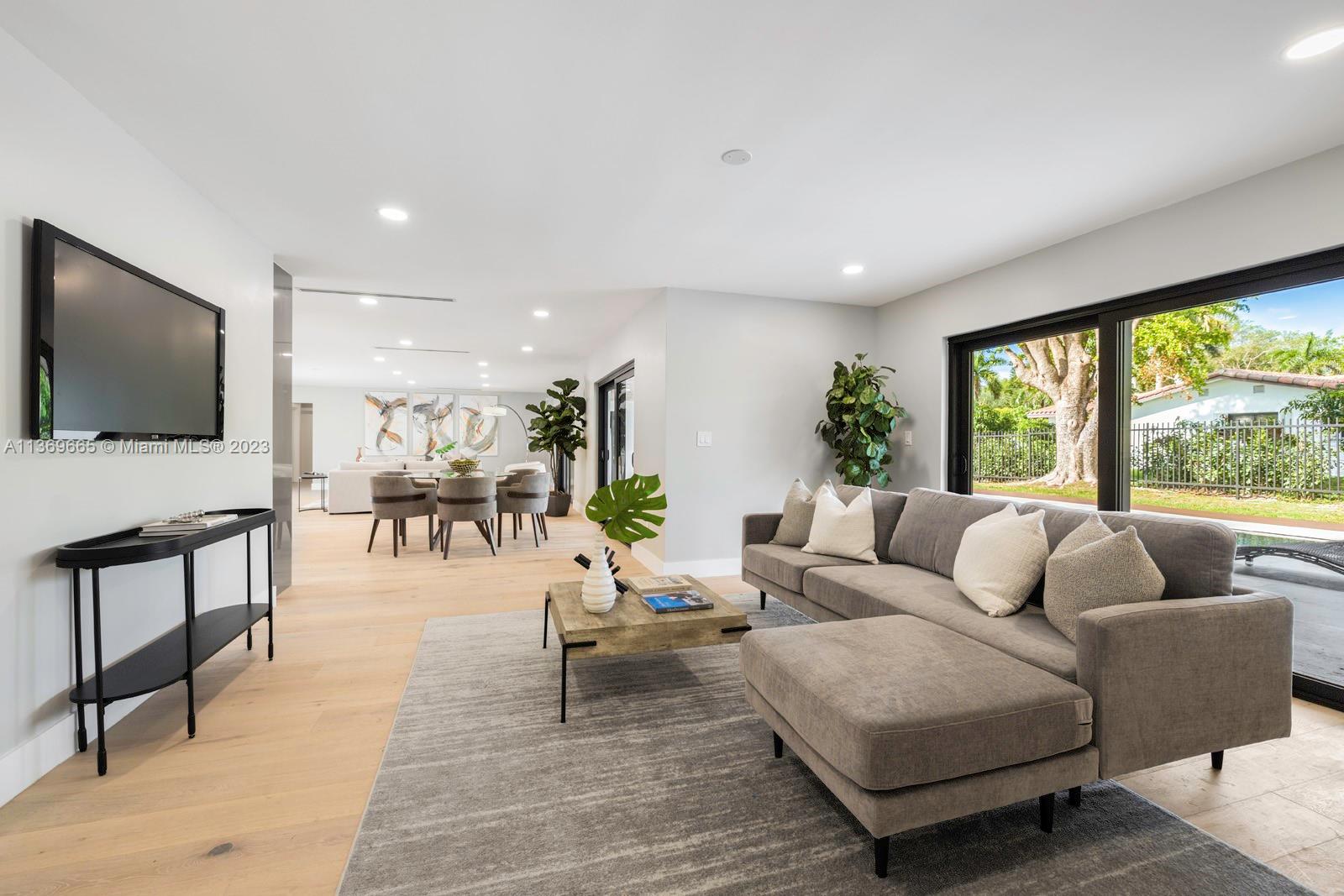 HAMPSHIRE HGTS - Residential