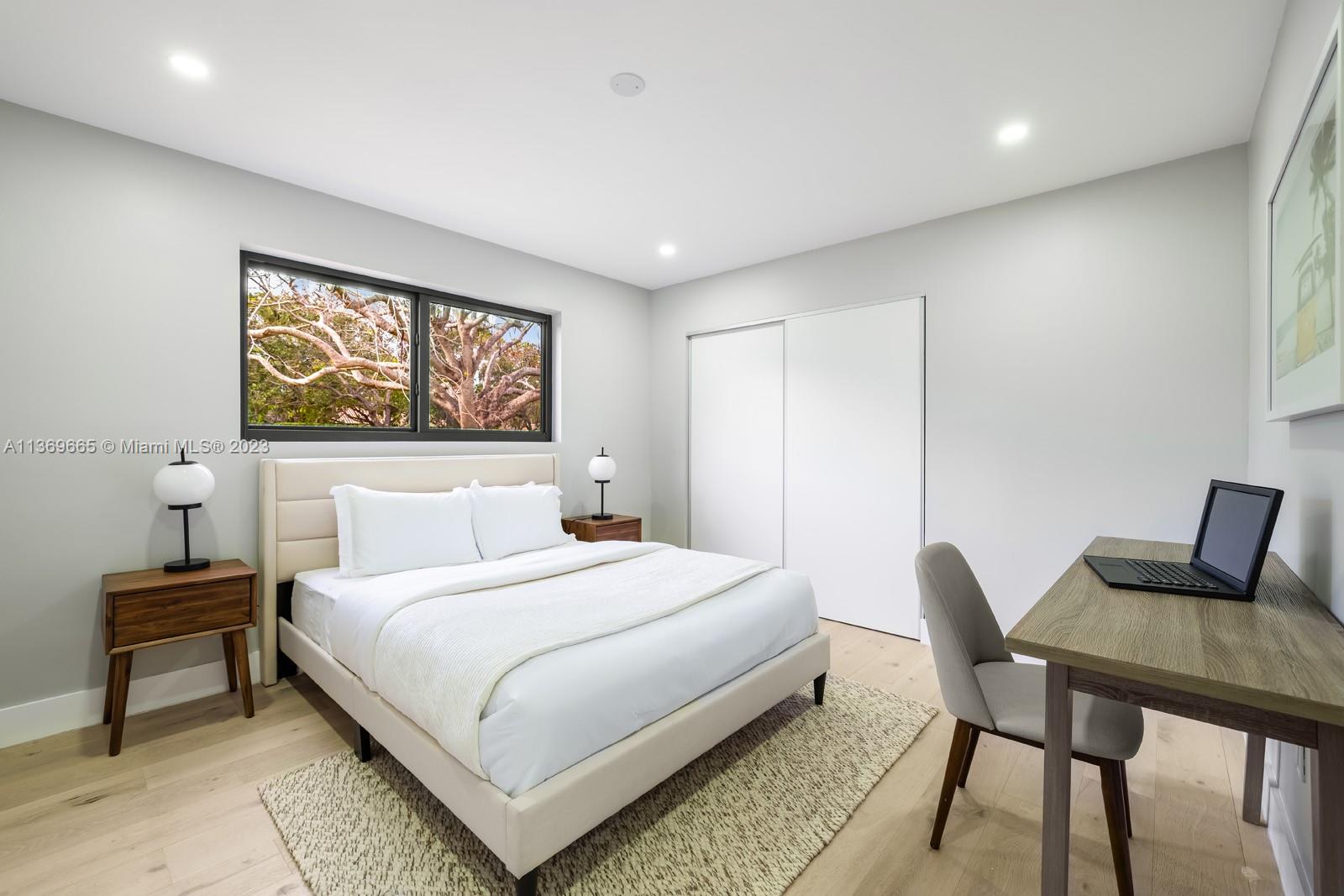 HAMPSHIRE HGTS - Residential