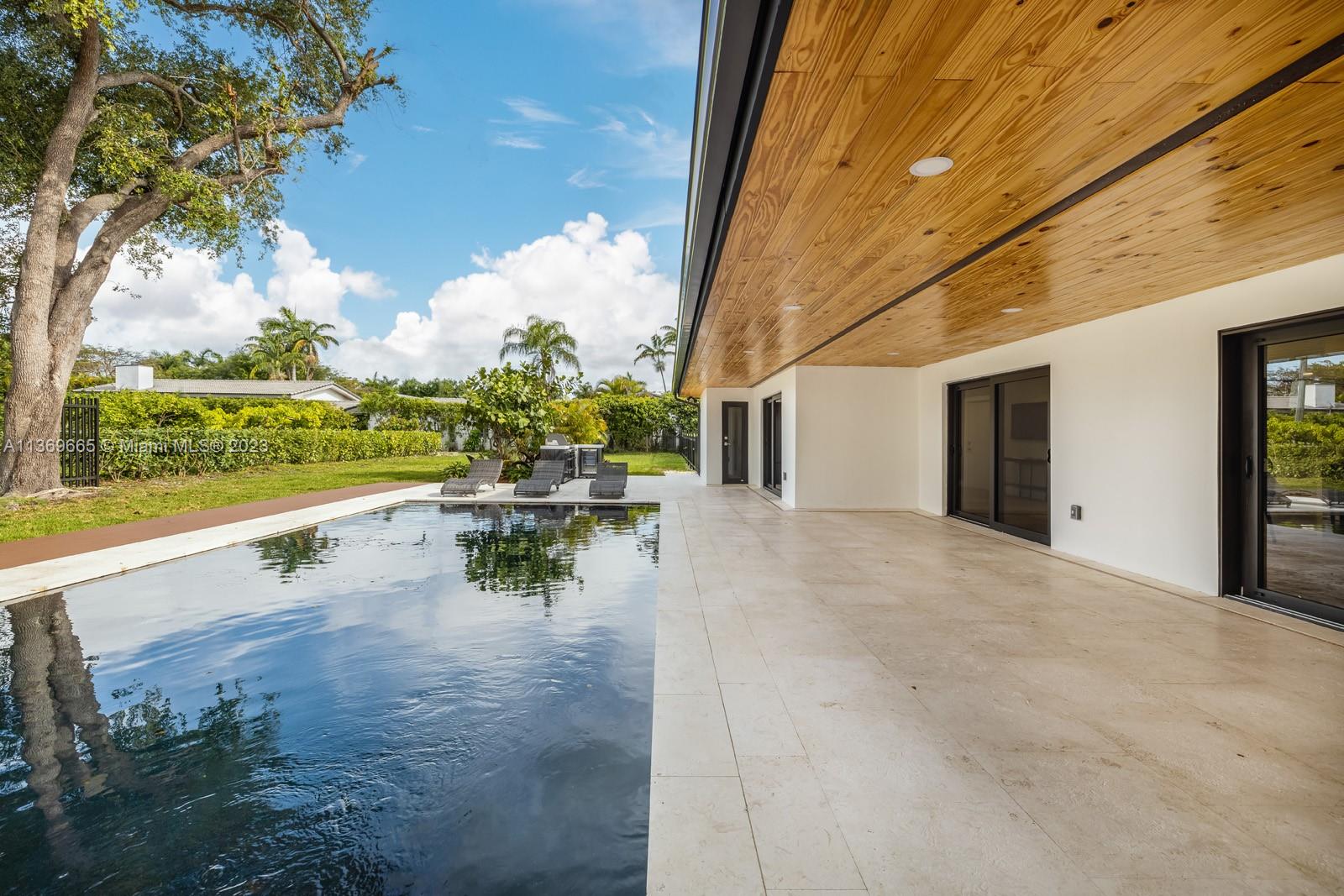 HAMPSHIRE HGTS - Residential