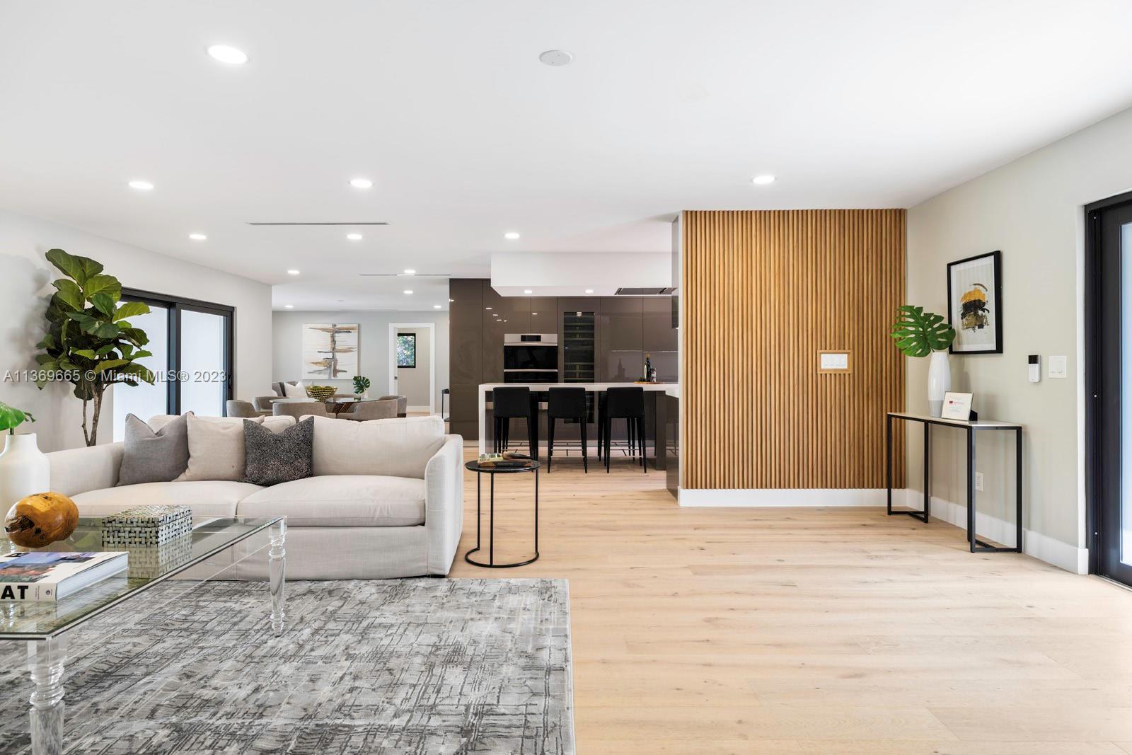 HAMPSHIRE HGTS - Residential