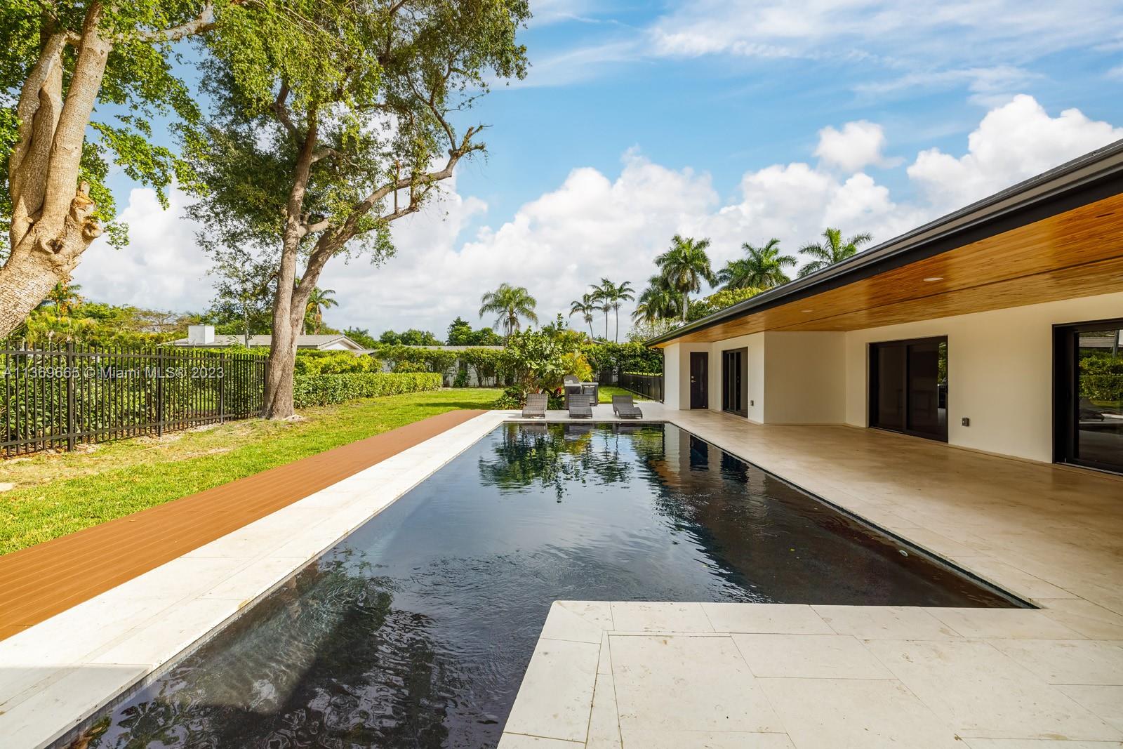 HAMPSHIRE HGTS - Residential