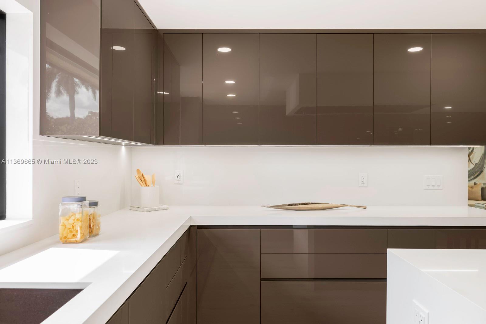 HAMPSHIRE HGTS - Residential